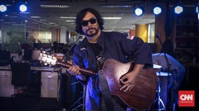 Sir Dandy, Musisi Eksentrik Minim Pretensi