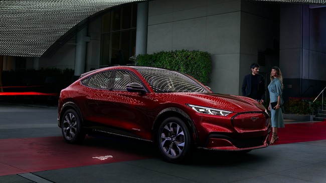 Ford memperkenalkan keluarga baru Mustang, Mach-E, yang merupakan mobil bertenaga besar tanpa mesin bakar dan knalpot.