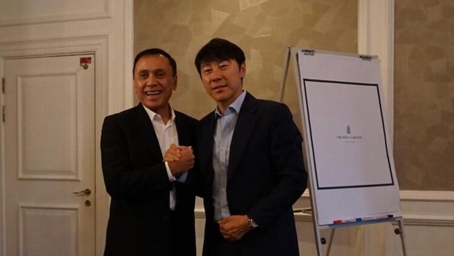 Rencana PSSI memberi kontrak satu tahun untuk calon pelatih baru Timnas Indonesia, Shin Tae Yong, mendapat kritikan.
