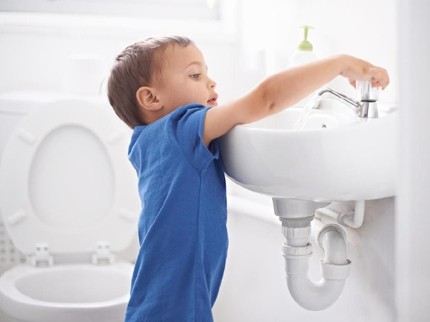 Deretan Penyakit yang Bisa Dialami Anak Akibat Toilet Jorok