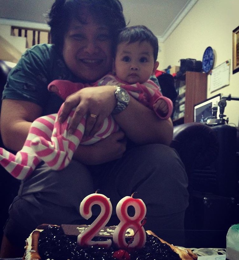Beberapa potret manis mendiang Cecep Reza bersama istri dan anaknya.