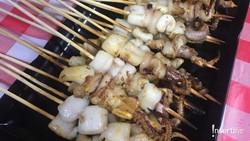 Sate Cumi dan Lobster Lapis Mozarella yang Getarkan Lambung