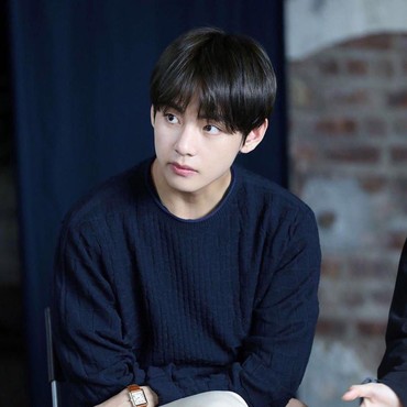 Kasihan... V BTS Terserang Penyakit Mulut