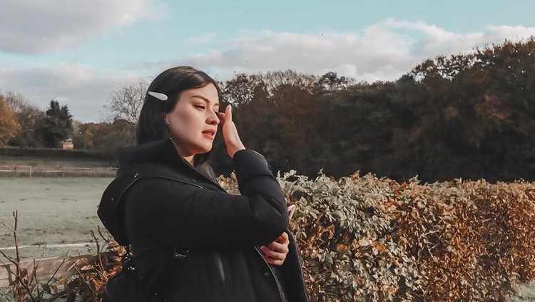 Selamat! Kimberly Ryder melahirkan anak pertamanya di Inggris.