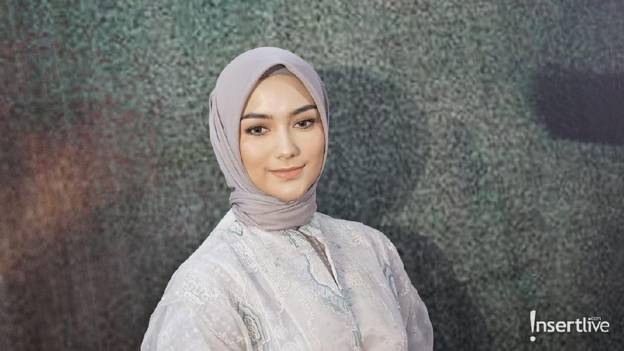Citra Kirana mengumumkan kehamilan anak pertamanya.