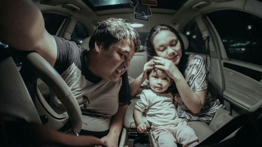 Cecep Reza Meninggal Dunia, Istri: Kamu Udah Nggak Rasain Sakit Lagi Istri Cecep Reza unggah sebuah video saat sang suami sedang melakukan terapi.