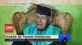 VIDEO: Kakek Wisuda di Usia 85 Tahun Dengan IPK 3,5