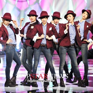 8 Tren Fashion Ikonik yang Gegerkan Dunia K-Pop