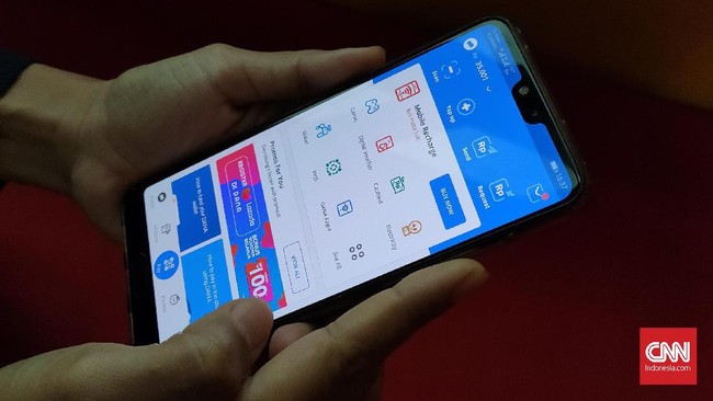 Dana dan LinkAja mengaku akan menyusul Gopay untuk menyediakan fitur agar penggunanya bisa membayar SPP lewat aplikasi dompet digital itu.