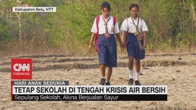 VIDEO: Anak-Anak Tetap Sekolah di Tengah Krisis Air Bersih
