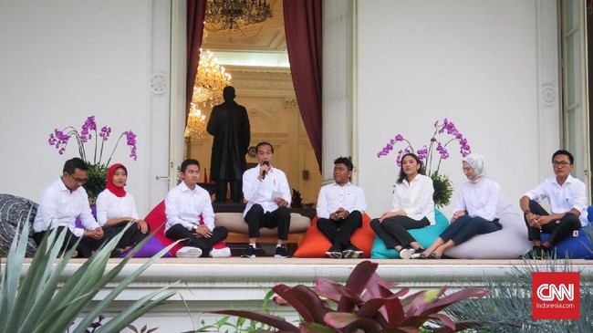 Presiden Jokowi memilih Ayu Kartika Dewi jadi staf khusus. Perempuan itu sebelum bergulat di isu keberagaman dan toleransi.