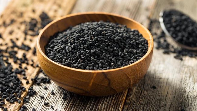 Herbal dan rempah-rempah telah dikenal membuat masakan terasa lebih enak. Namun di balik itu, bumbu dapur juga merupakan sumber yang kaya untuk obat pencernaan.