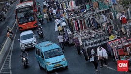 Ketimbang Trotoar, Anies Diminta Beri Lokasi Binaan untuk PKL