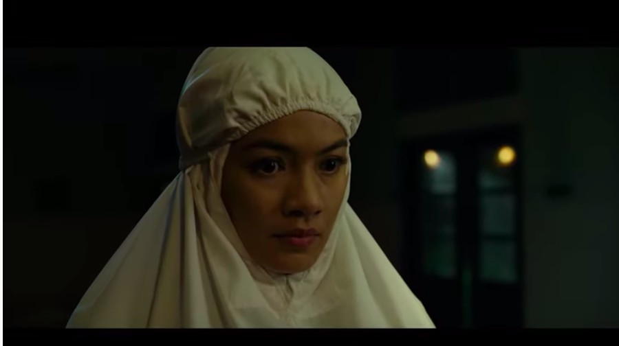 Berperan sebagai Perias Jenazah Jadi Penyebab Titi Kamal Harus Kuret? Titi Kamal menceritakan kondisi janin yang tidak berkembang usai syuting film 'Makmum'.