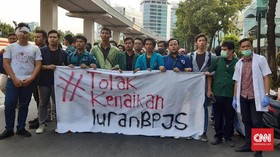 Massa BEM SI Demo Menkes Protes Kenaikan BPJS Kesehatan