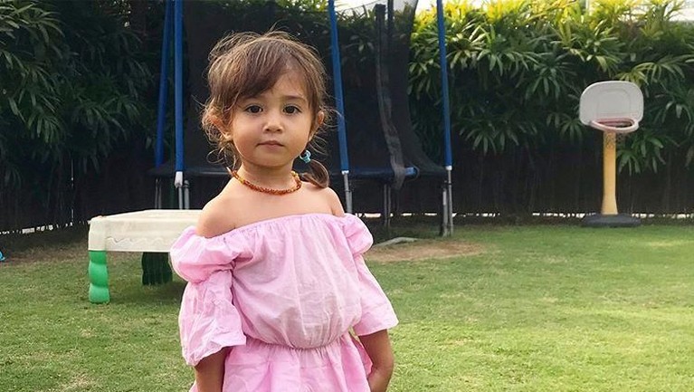 7 Foto Menggemaskan Anak Almarhum Lelhy Spasojevic Beberapa potret manis dua anak Lelhy dan Ilija Spasojevic. Foto-foto mereka sangat menggemaskan.