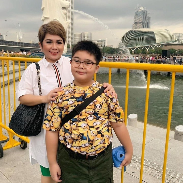 <div>Kali ini, wanita 39 tahun itu menghabiskan waktu bersama sang ibu dan buah hatinya tercinta. (Foto: Instagram/ @joydestinytobing)</div>
