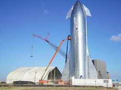 Elon Musk: SpaceX Akan Luncurkan Roket ke Mars Tahun 2024