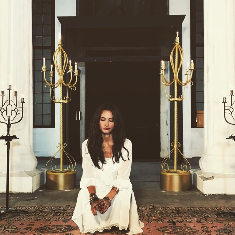 Foto Seksi Rebecca Reijman, Penyanyi yang Terseret Tersangka KPK Penyanyi cantik Rebeca Reijman menarik perhatian setelah namanya muncul karena dirinya menerima mobil dari tersangka KPK Tubagus Chaeri Wardana atau Wawan.