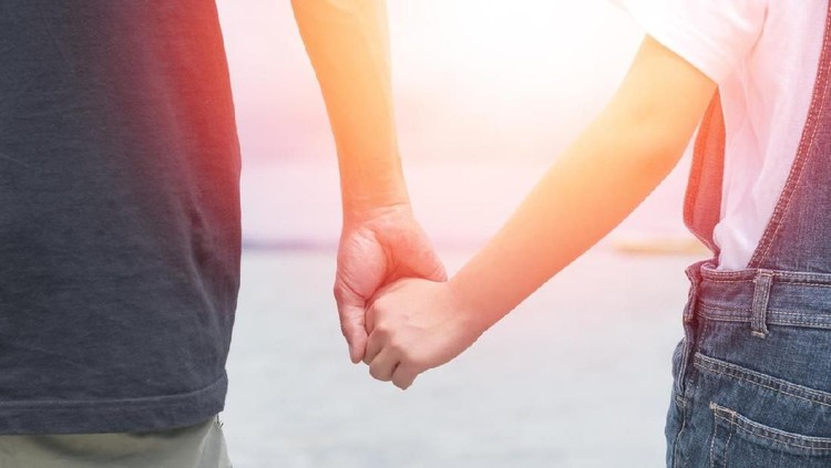 Siapa sangka, pria ini punya 38 anak. Lebih miris, fakta ini baru terkuak ketika dia meninggal dunia.