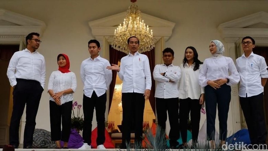 Profil 7 generasi muda yang terpilih menjadi staf khusus Jokowi.