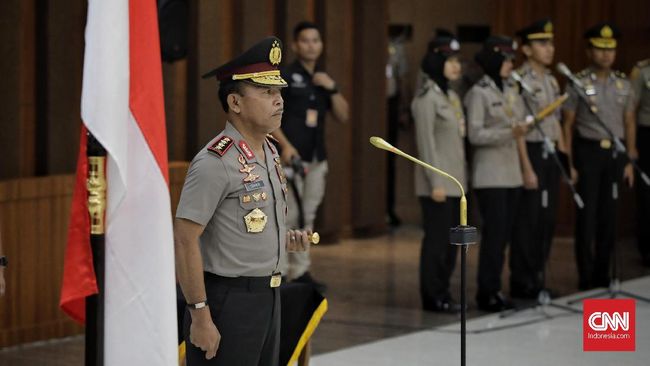 Komunitas Pers Minta Kapolri Cabut Pasal 2d Maklumat soal FPI Komunitas Pers menilai pasal 2d Maklumat Kapolri tak sesuai semangat negara demokrasi yang menghargai hak masyarakat untuk memperoleh dan menyebarkan informasi.
