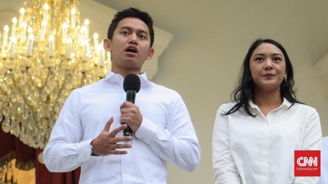 Stafsus milenial Jokowi, Adamas Belva, mengklaim influencer yang diundang dalam penanganan Corona adalah relawan tanpa bayaran.