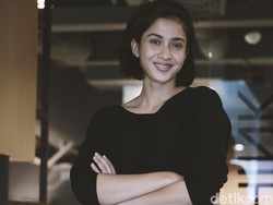Demi KKN: Di Desa Penari, Aghniny Haque Serius Belajar Nari