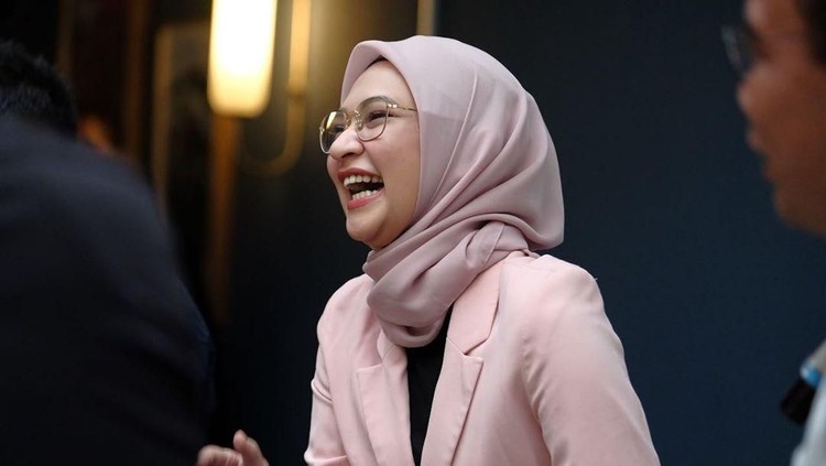 Tunarungu sejak usia 10 tahun, hingga berhasil mendirikan perusahan, berikut ini fakta menarik Angkie Yudistia.