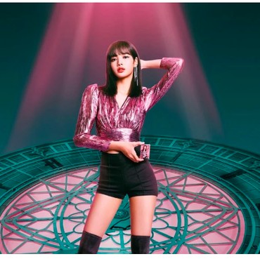 Lisa Blackpink Pakai Celana Bekas, BLINKS Geram Pada Penata Gaya