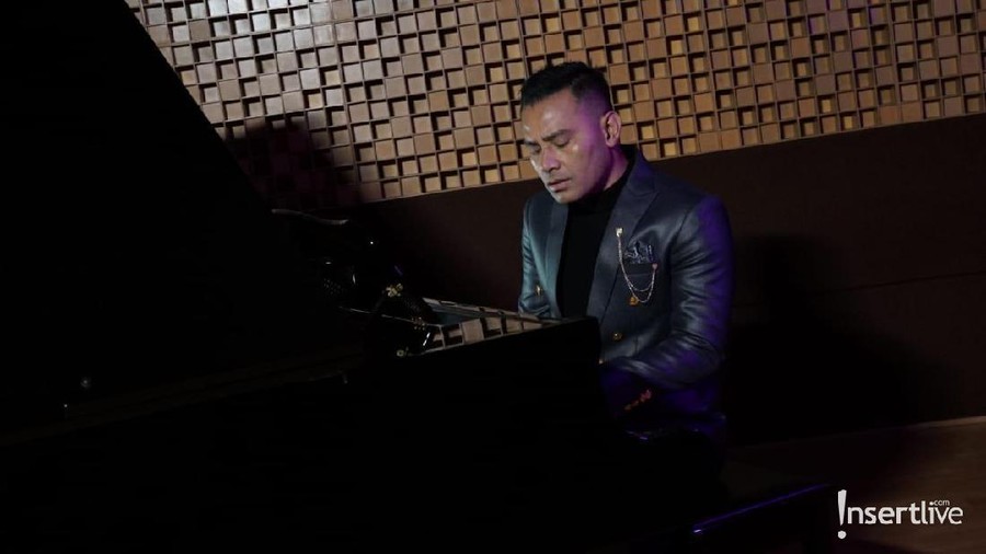 Tanggapan Judika ketika dituding netizen telah memanfaatkan momen BCL menangis untuk promosi lagu terbaru berjudul Tak Mungkin Bersama.