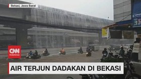 VIDEO: Viral, Air Terjun Dadakan di Tol Becakayu