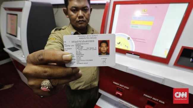 Pemerintah bakal menarik biaya dari lembaga yang ingin mengakses data kependudukan. Bakal diatur dalam peraturan pemerintah (PP).