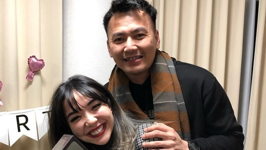 Gisella Anastasia iPhone 11 akan resmi masuk Indonesia pada 6 Desember mendatang. Berikut deretan artis yang sudah lebih dulu memamerkan iPhone 11 miliknya.