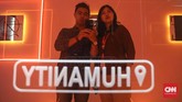 FOTO: Gaduh 'Labirin' Media Sosial di 'Humanize Us' Pameran eksperimen sosial Humanize Us mengeksplorasi kaitan antara media sosial dan kesehatan mental dalam sebuah karya instalasi labirin.