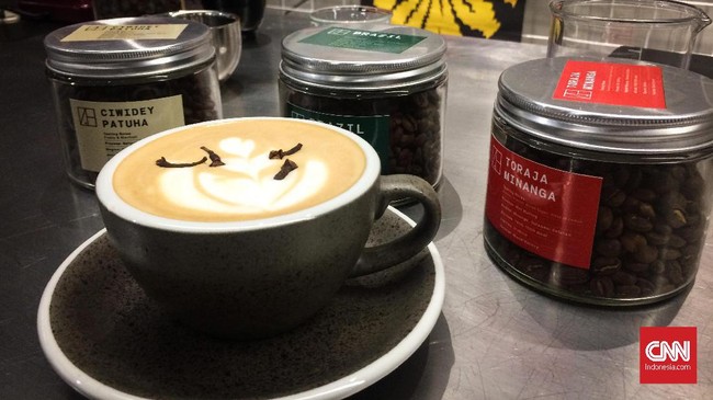 Ekonom menilai bisnis 'kopi kekinian' bisa menjadi peluang usaha di tengah perlambatan ekonomi.