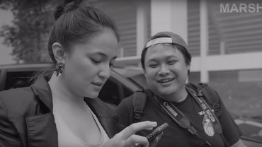 Teteskan Air Mata, Marshanda Bacakan Surat Pilu untuk Cecep Reza