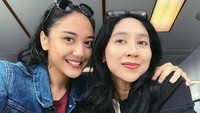 Potret Kedekatan Putri Tanjung, Stafsus Presiden Termuda dengan Ibunda