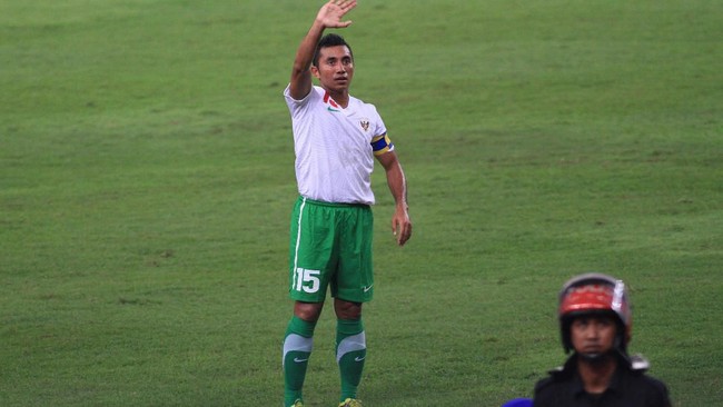 Firman Utina of Indonesia  during the AFF Suzuki Cup 2010 first leg finals football final match held at the Bukit Jalil National Stadium in Kuala Lumpur on December 26, 2010. Malaysia is hosting the first leg at the Bukit Jalil Stadium before travell