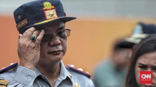 DKI Klaim Telah Koordinasi dengan Kemenhub Larang Bus AKAP Plt Menhub Luhut B. Pandjaitan membatalkan larangan keluar masuk bus AKAP di Jakarta. Namun Kadishub DKI menyatakan telah berkoodinasi sebelumnya.