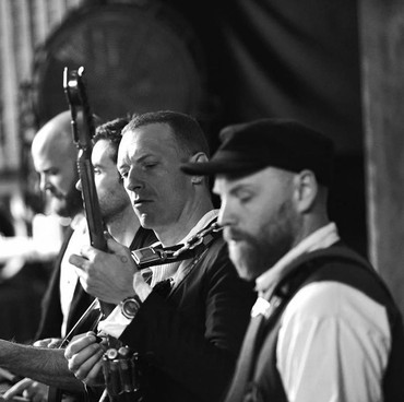 Coldplay Sumbang Perahu untuk Pembersihan 1.000 Sungai di Dunia