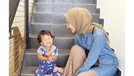 Jadi Staf Khusus Jokowi, Ini Potret Keluarga Kecil Angkie Yudistia Angkie Yudistia jadi sorotan setelah menjadi salah satu staf khusus Presiden Jokowi dengan keterbatasan mendengar. Keluarga kecilnya pun ikut tersorot.