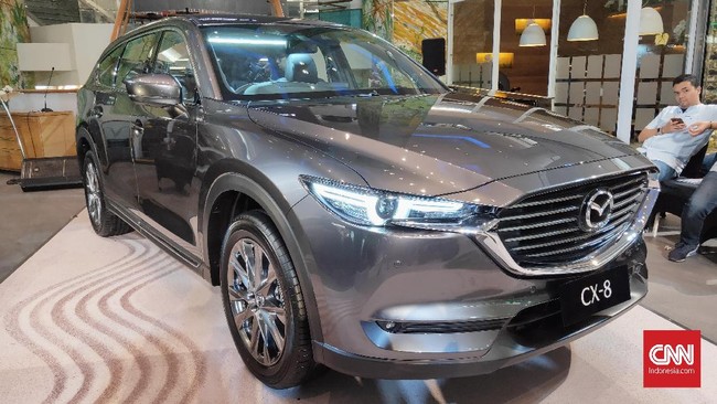 Mazda CX-8 merupakan SUV baru yang ditempatkan di atas CX-5 dan di bawah CX-9.