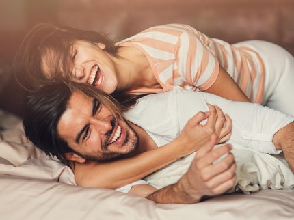 Kata Cinta Saat Foreplay Bikin Bunda & Suami Makin Bergairah