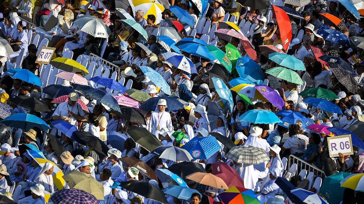 FOTO: Warga Thailand Sambut Kedatangan Paus Fransiskus