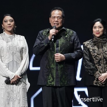 Kata-kata Mengharukan Putri Tanjung di Pernikahan Perak Orangtuanya