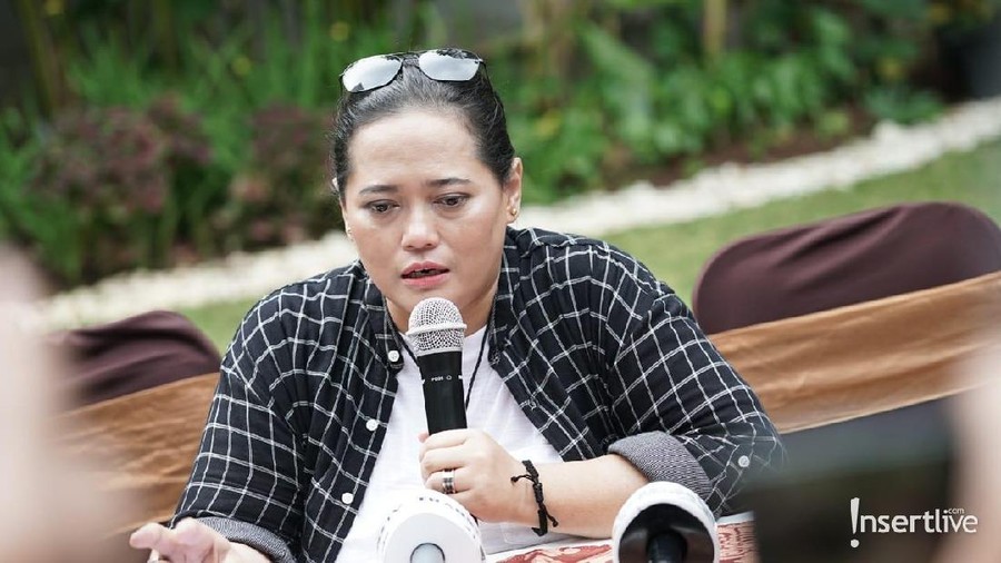 Mbak You menerawang soal kejadian di dunia selebriti di tahun 2020 mendatang.