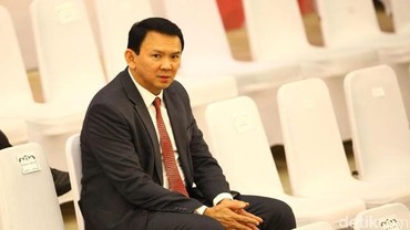 img-title Ahok Foto Keringetan bareng Putra Sulung, Netizen: Perutnya Rata