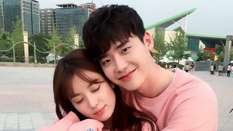 Cerita lucu dari para artis Korea Selatan saat diharuskan beradegan ciuman dengan lawan mainnya. Seperti apa kisah lucunya?