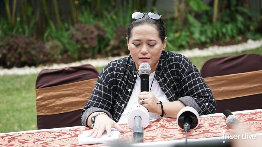 Mbak You menerawang soal kejadian di dunia selebriti di tahun 2020 mendatang.